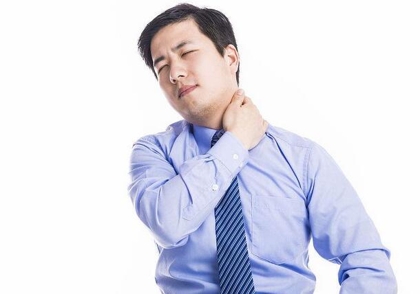 被颈椎病折磨怎么办,教你一招彻底根治颈椎病