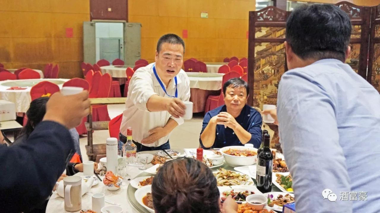 热烈庆祝展销会圆满成功,热烈祝贺商会圆满成功