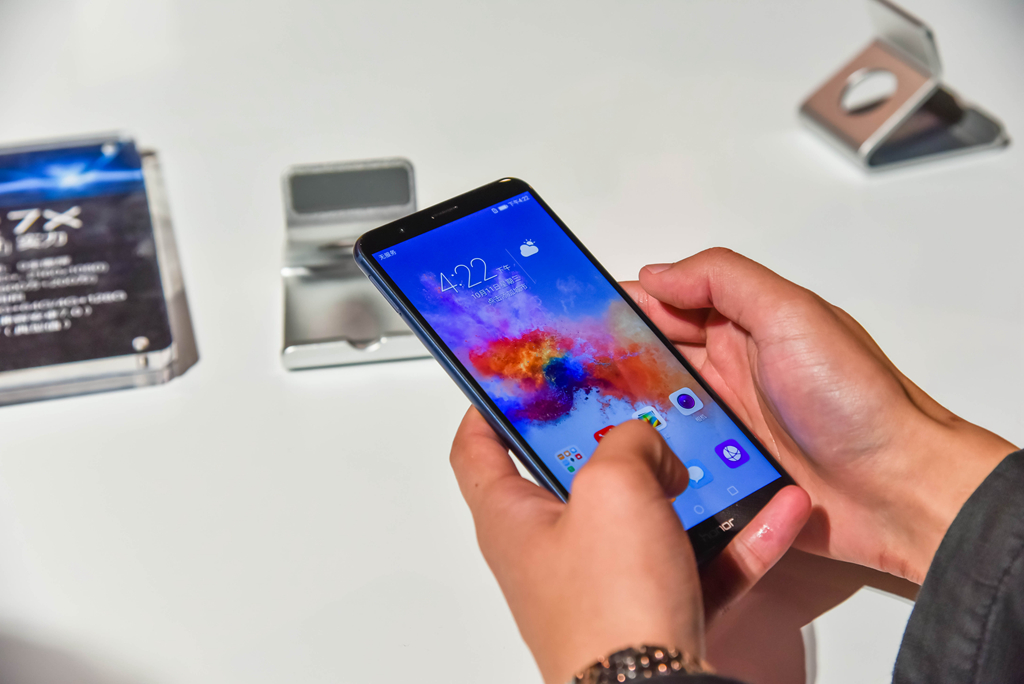 荣耀畅玩7x值得买么,荣耀畅玩7x评测情况