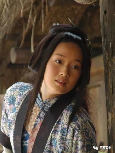 同框的袁泉气质太出挑,再次被袁泉的美惊艳到了