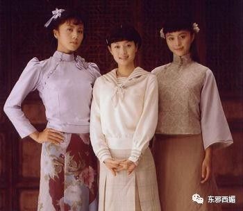 同框的袁泉气质太出挑,再次被袁泉的美惊艳到了