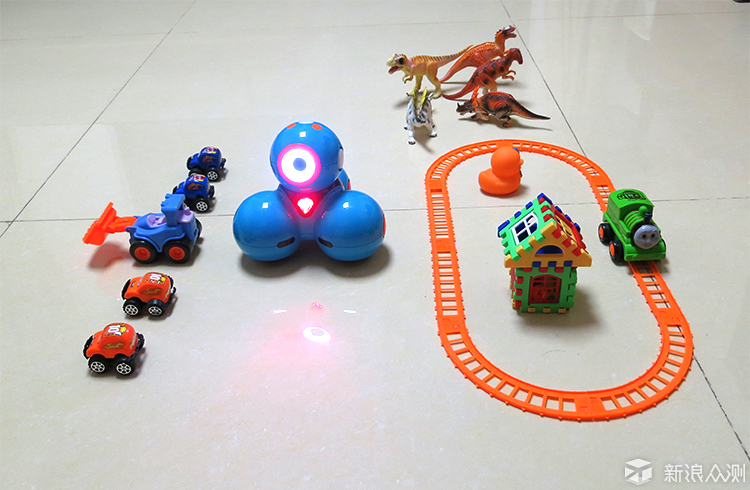 少儿编程机器人达奇,达奇机器人少儿编程