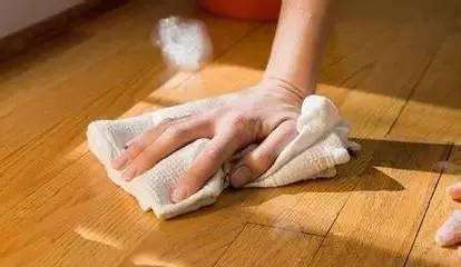 擦地板用什么擦得最干净,用什么擦地板又干净又亮小妙招