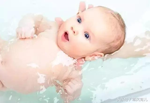 宝宝捂出来的湿疹如何下去,宝宝被湿疹折磨的睡不着觉视频