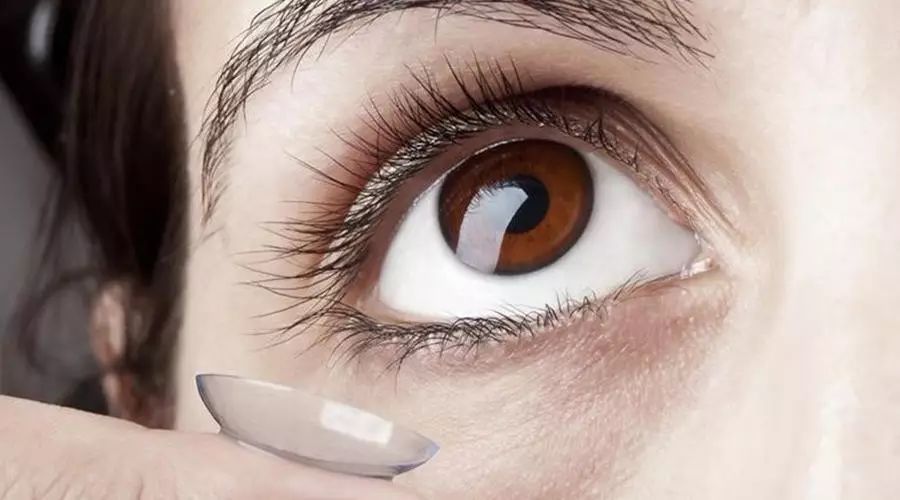 日抛型隐形眼镜可以戴多久,小孩子晚上戴隐形眼镜白天拿起来