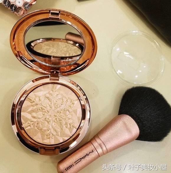 美爆！MAC圣诞雪花限定，连YSL星辰都给跪了！