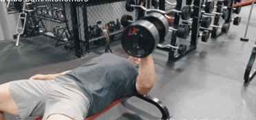 练胸肌哑铃只能卧推吗,练胸肌需不需要大重量