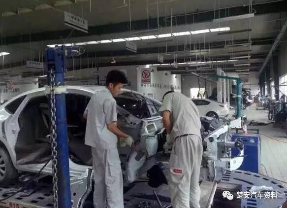 汽车钣金工用锤子敲光辉岁月,汽车钣金工绝招