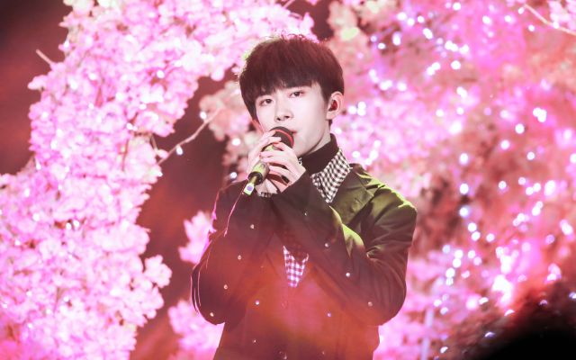 易烊千玺始于颜值忠于才华混剪,易烊千玺成毅演技