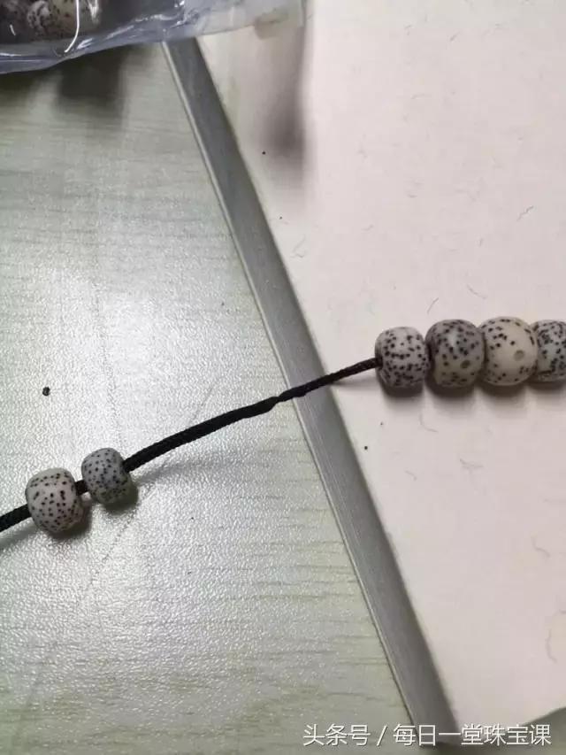 手串突然断了有讲究吗,手串珠子容易磨断绳子要怎样防止