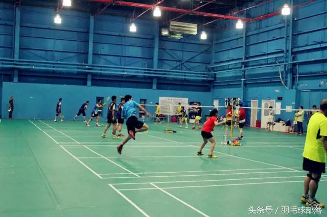 羽毛球双打十大必备经验,羽毛球双打如何提高自己的球路