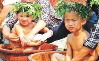 用艾草和姜煮水洗头,艾草浮萍煮水洗头发