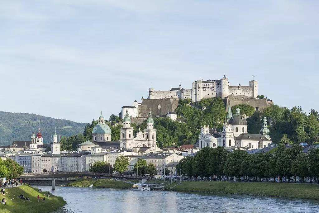 余音绕梁和天籁之音,余音绕梁出自于哪里