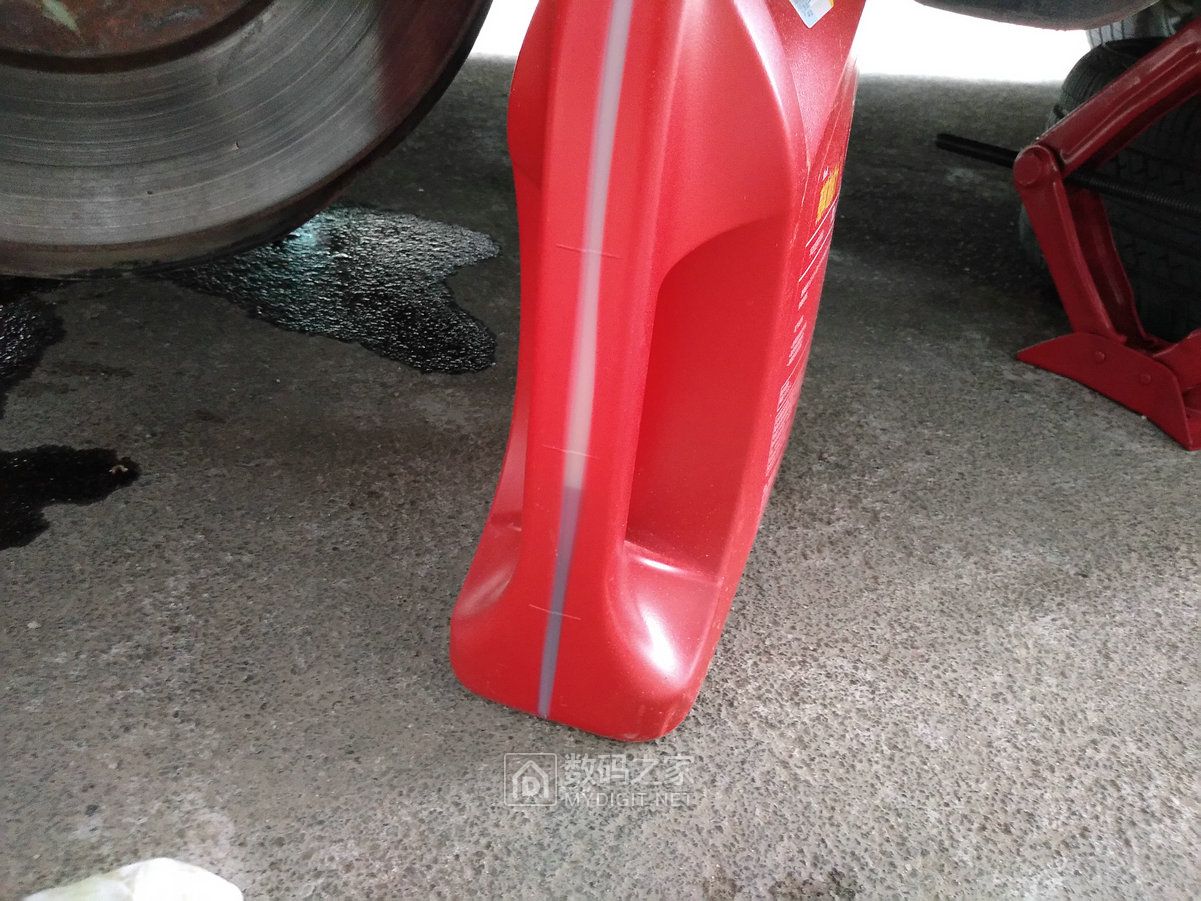 汽车手动变速箱齿轮油的更换教程,保养汽车更换变速箱机油吗