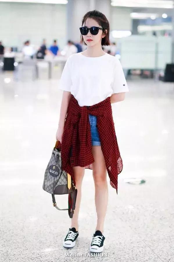 刘诗诗唐嫣甜蜜日常,一入秋便是深秋