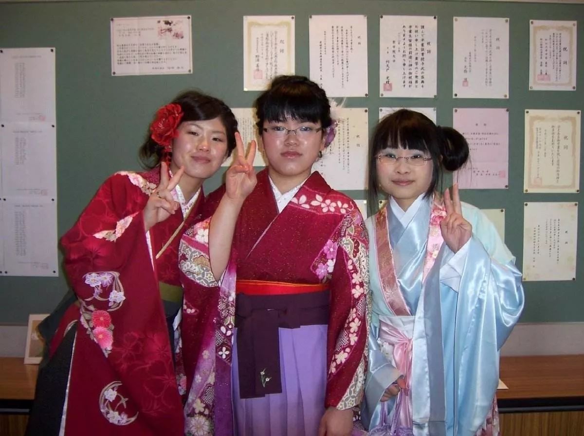 法国火车站台接吻，在伊朗议论婴儿的眼睛，旅行禁忌你可能都会犯