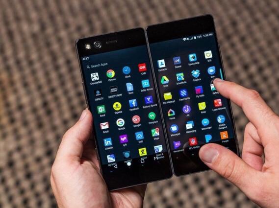 中兴AxonM折叠屏手机发布，网友：原来两块屏幕合起来就是折叠屏