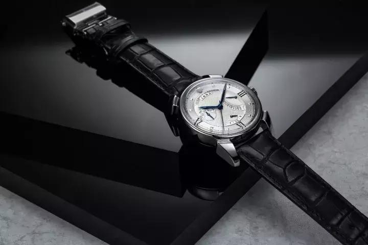 混江湖抽雪茄,不戴这个表不行!