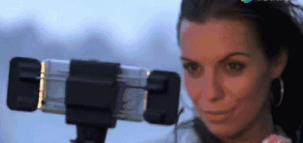 跟这些相比，你原来的自拍杆只能被称为“铁管子”