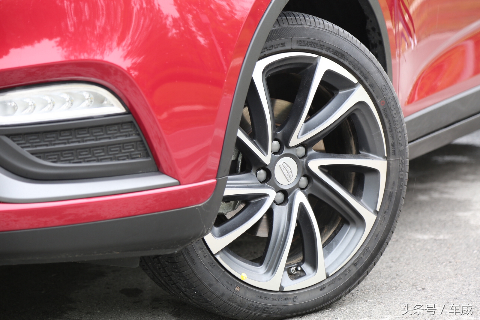 吉利帝豪GS测评,试驾吉利帝豪gse优缺点全面解析