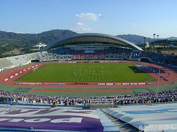 俱乐部都要建专业球场？看看日本J1联赛的球场，还是老实搞青训吧