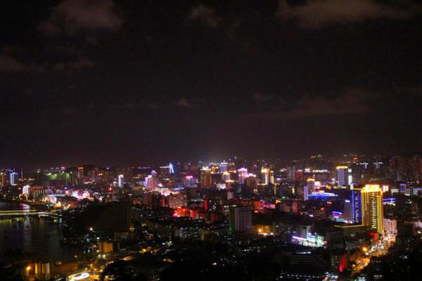 我到过许多地方是指哪里,我去过的地方皆是你看过的风景