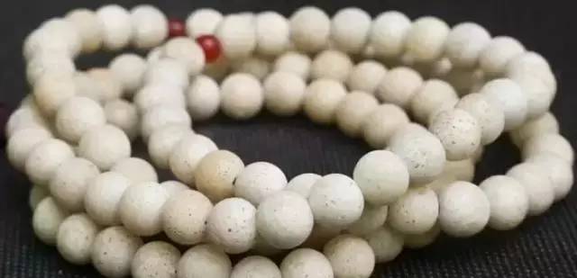 买星月菩提颜色均匀是不好吗,刚买的星月菩提怎么感觉像塑料的