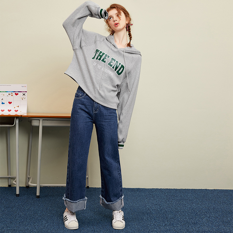 连帽卫衣穿出潮酷范儿,街头时髦连帽卫衣