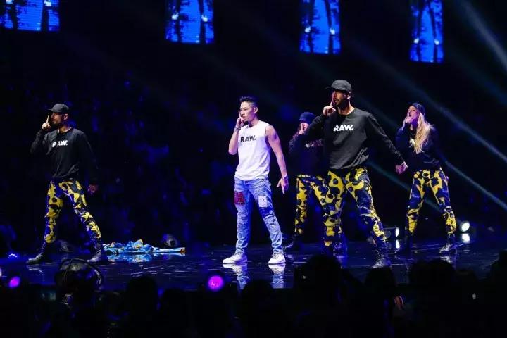 范冰冰双生花大秀,范冰冰李宇春同台视频