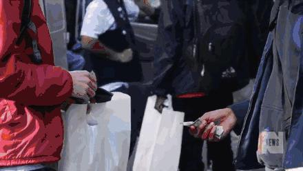 中国开Supreme店没毛病，但我不想和大妈一起排队！