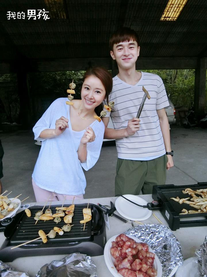 林心如同款马尾夹盘丸子头 (林心如杨幂都在扎高耸半丸子头)