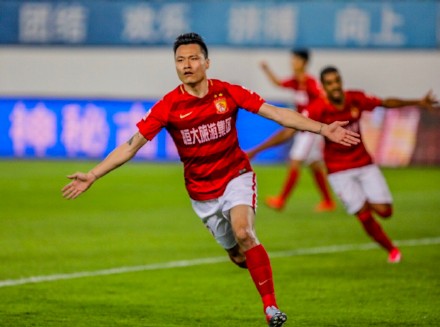 郜林中超100球,郜林破僵局恒大显霸气