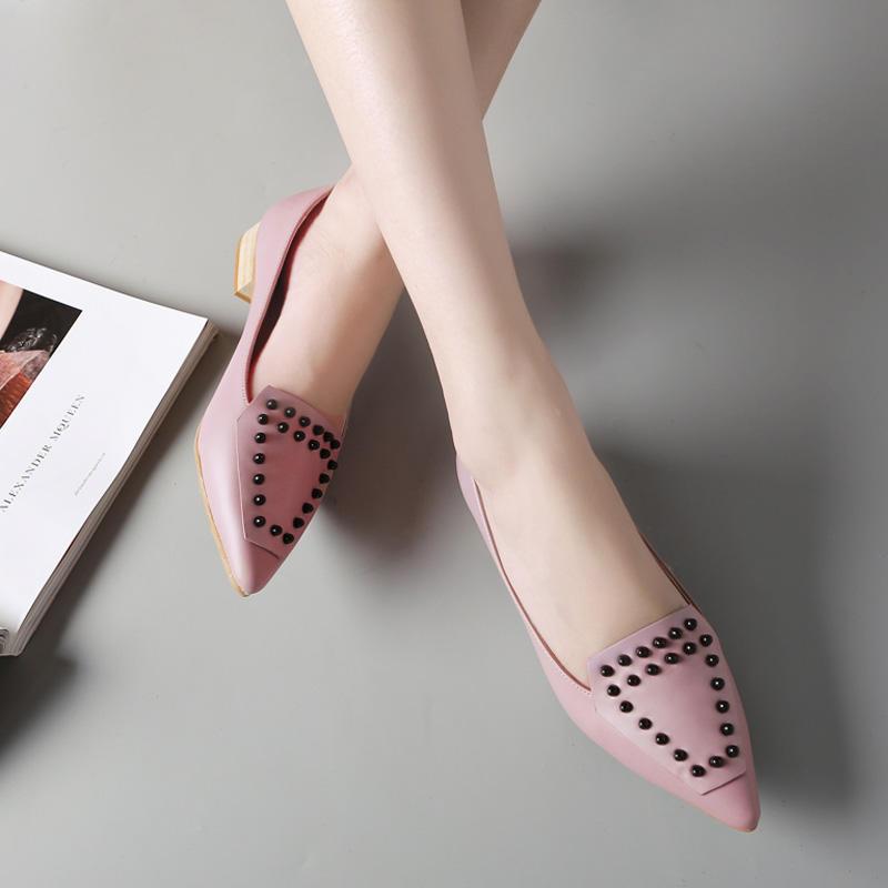 秋天也要招桃花,尖头鞋让你美出天际