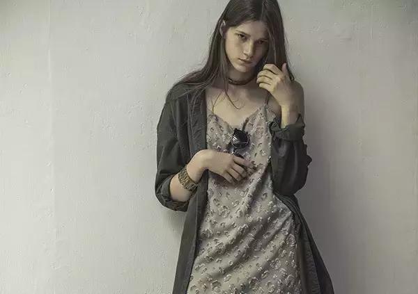 除了它也没谁了！既减龄又百搭，可以从20岁穿到50岁！