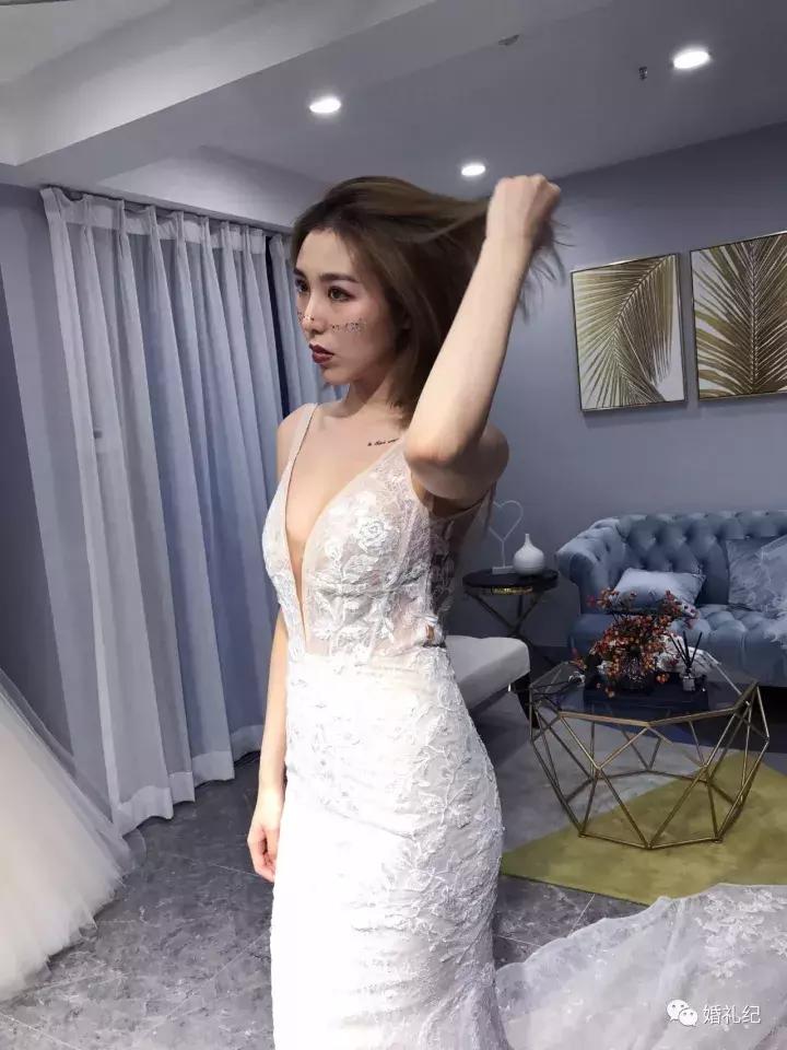 大码拖尾显瘦重工长袖婚纱,显瘦拖尾蛋糕裙