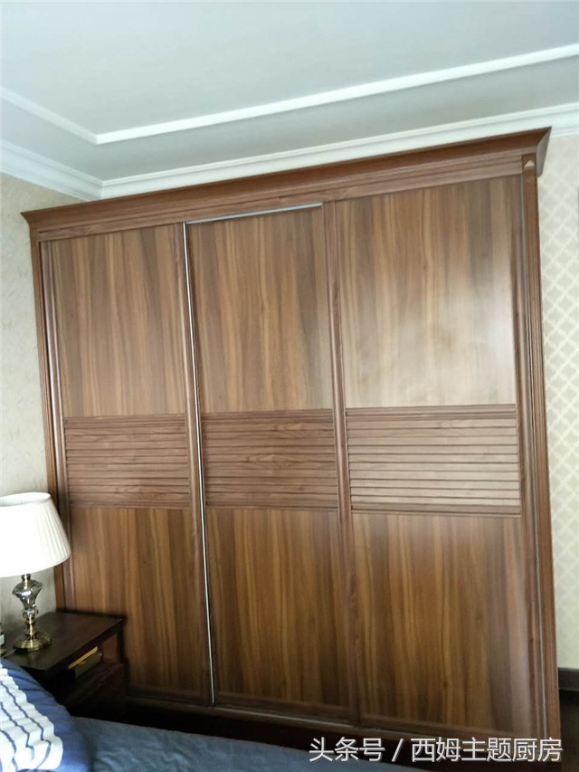 新房装修衣柜移门支持定制,全屋定制衣柜推拉门避坑指南