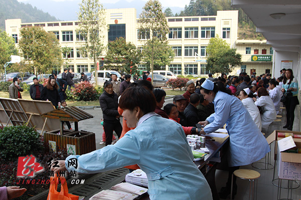 县政府办开展送医送药下乡活动,州政协组织开展送医送药下乡活动