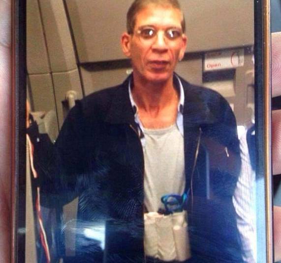 为了见前妻一面，他劫了一架飞机，现实比电影精彩