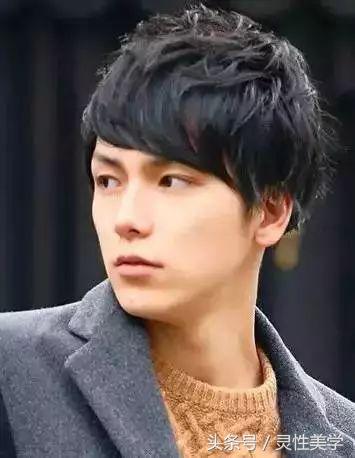 脸圆的男生适合什么发型好打理,脸圆的男生适合什么发型图片欣赏