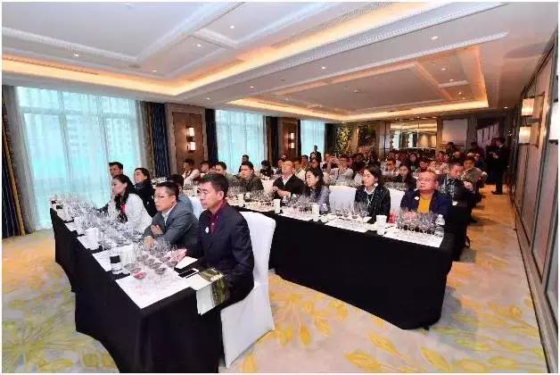 赵凤仪、吕杨两位大师眼中的澳洲酒到底怎么样？