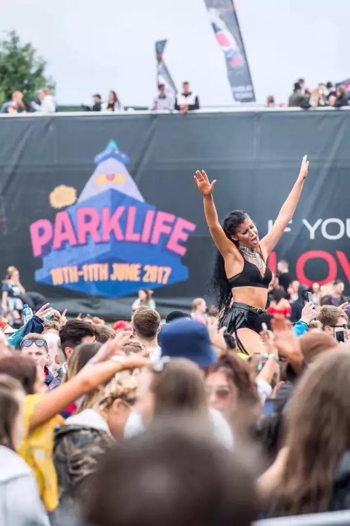 曼彻斯特原声无配乐,曼彻斯特曼联队歌