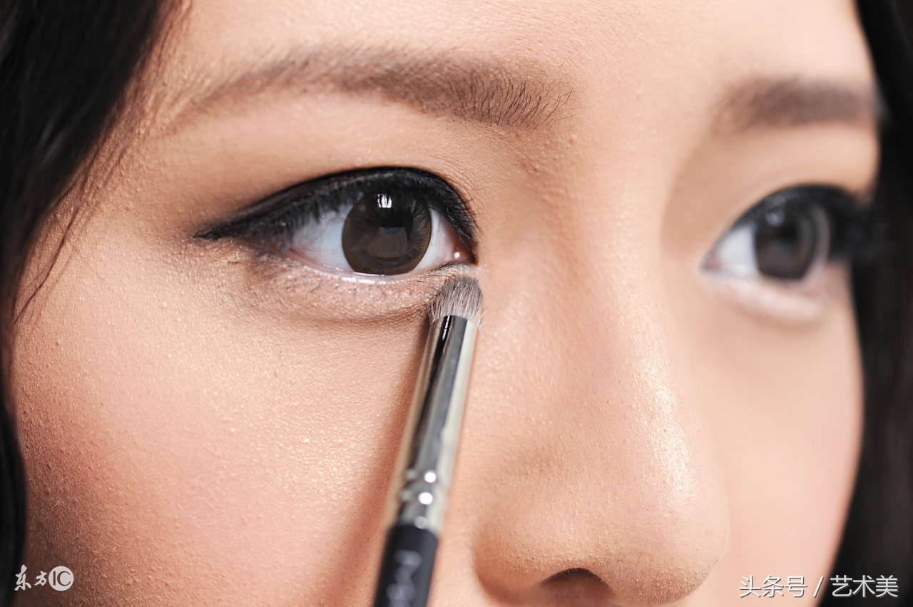 怎么去除眼袋和黑眼圈妙招,怎样去除眼袋和黑眼圈最快方法