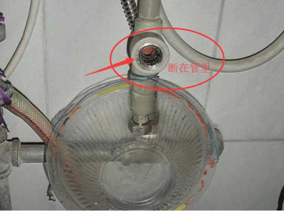 水龙头断了太短了怎么接,水龙头头断到管道了怎么弄