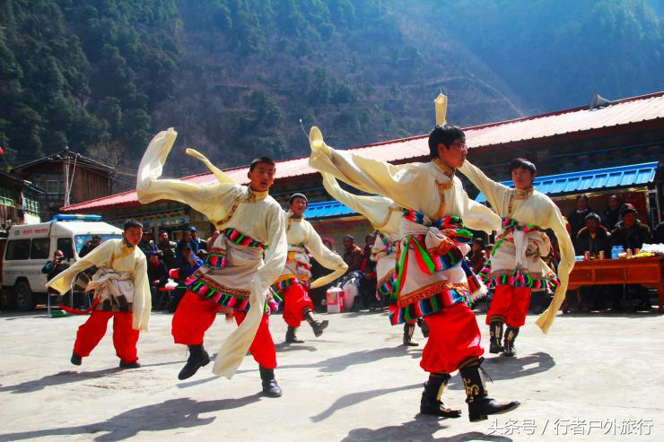 56种民族传统服饰在一起,五十六个民族服饰你更喜欢哪个