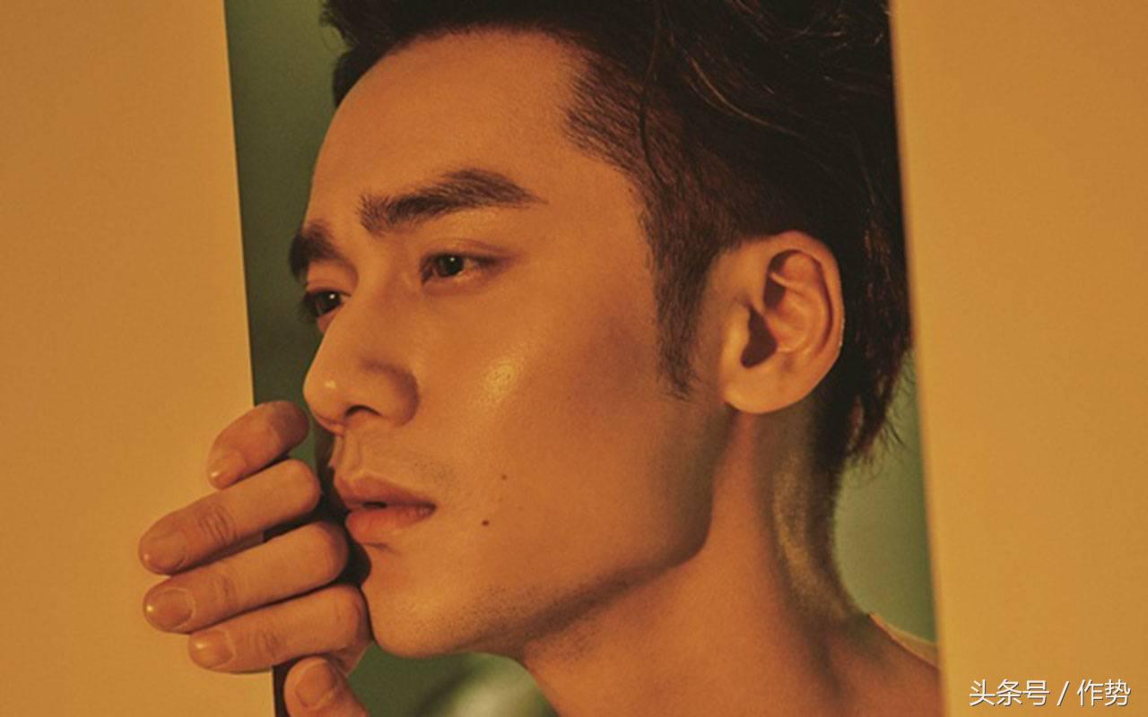 他有人鱼线和八块肌，却说：我不想露给你们看！