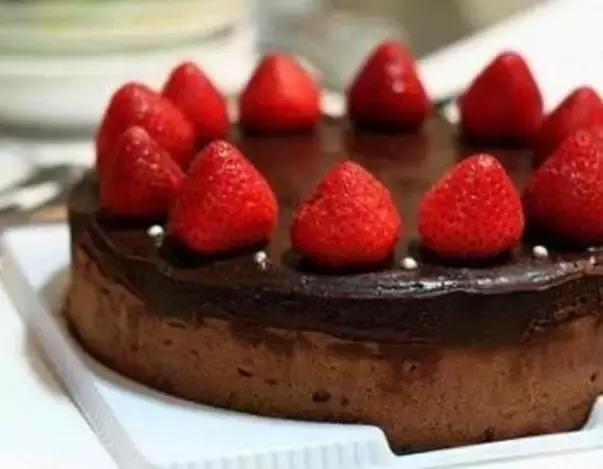 头皮痒头发油还大把脱发是怎么了,头油头皮痒脱发是什么原因