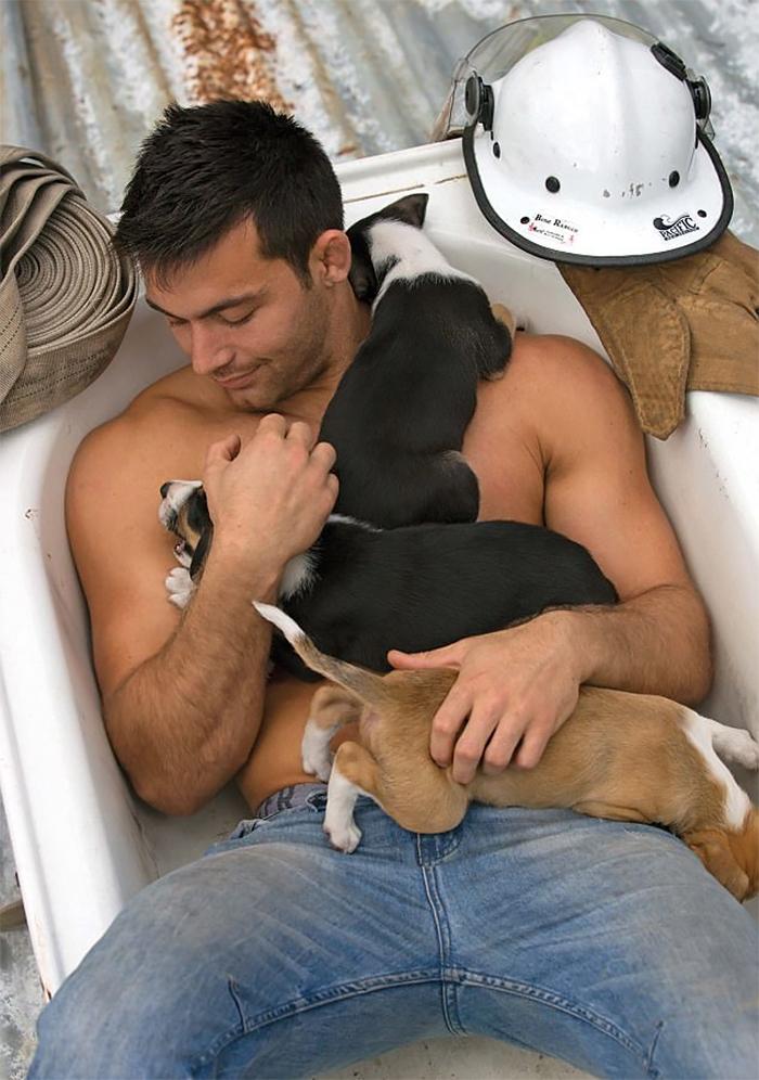 消防员露腹肌照片帅气,消防员腹肌帅气视频