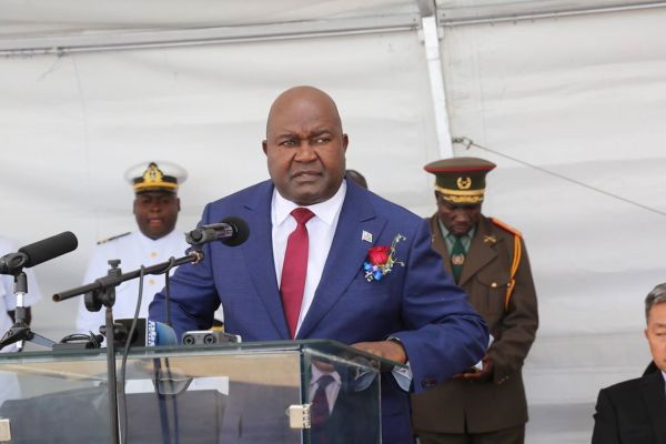 中国交了个“非洲巴铁”:陆海空三军*器武**全是中国制造!