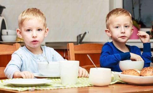 怕冷的孩子要怎么调理,孩子怕冷怎么治疗