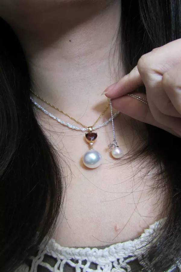 白珍珠漂亮还是灰珍珠漂亮,十大必买珍珠款式经典